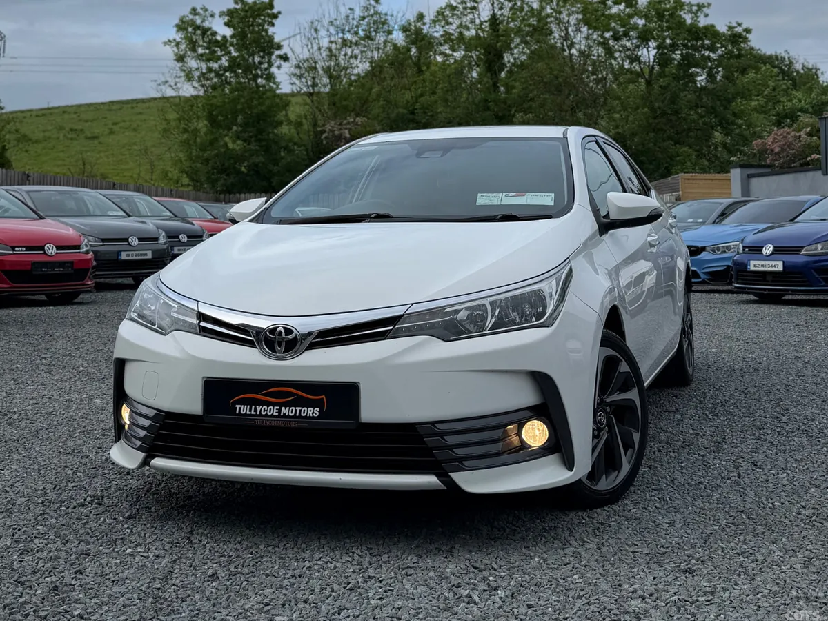 Toyota Corolla Saloon, Diesel, 2017, White