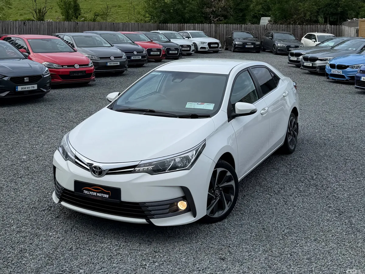 Toyota Corolla Saloon, Diesel, 2017, White