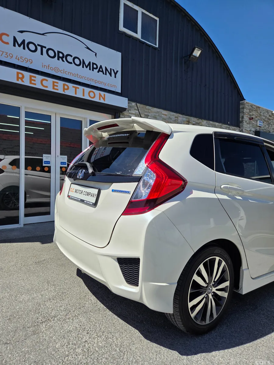Honda Fit Hatchback, Petrol Hybrid, 2016, White