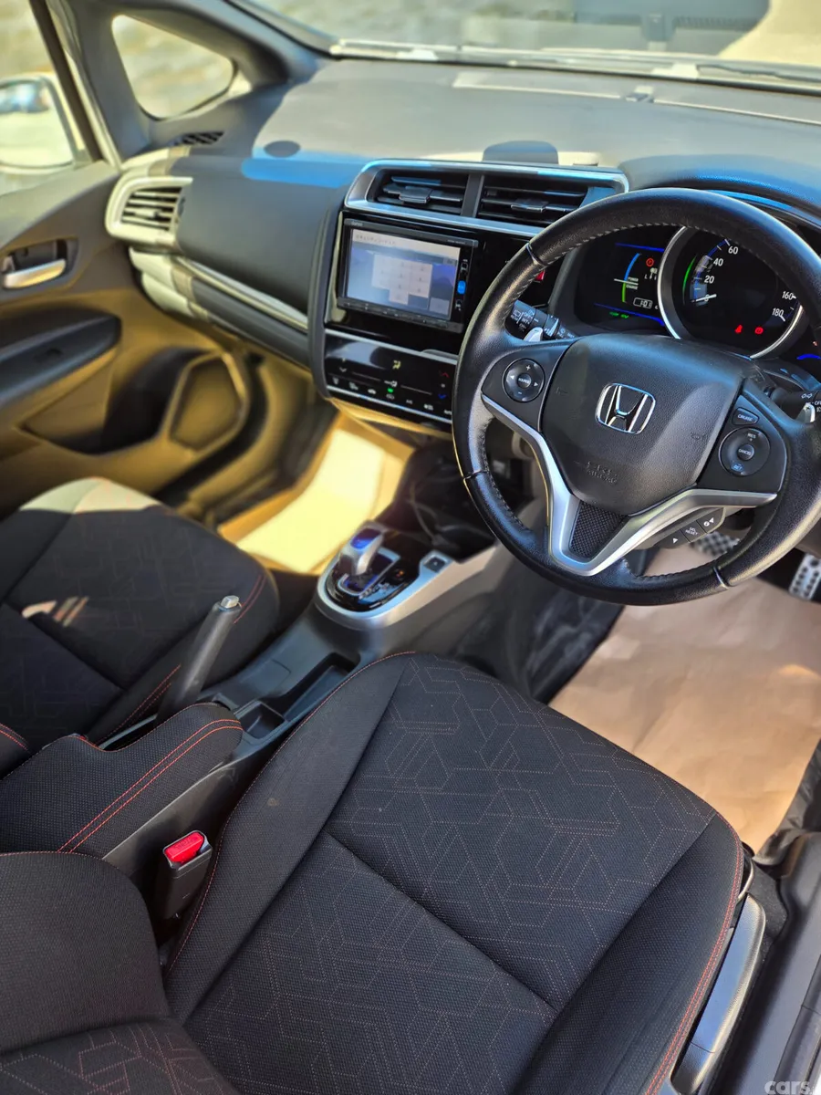 Honda Fit Hatchback, Petrol Hybrid, 2016, White