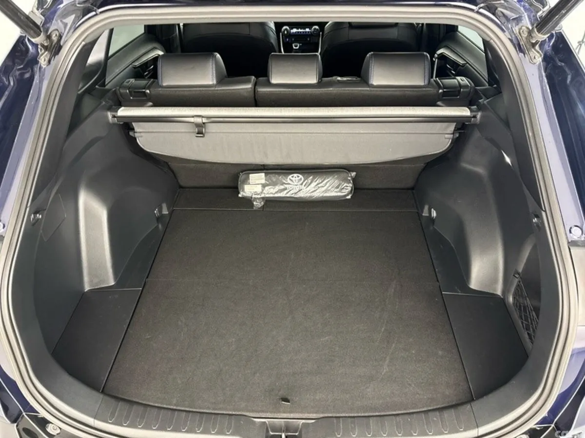 Toyota RAV4 SUV, Petrol Hybrid, 2022, Blue
