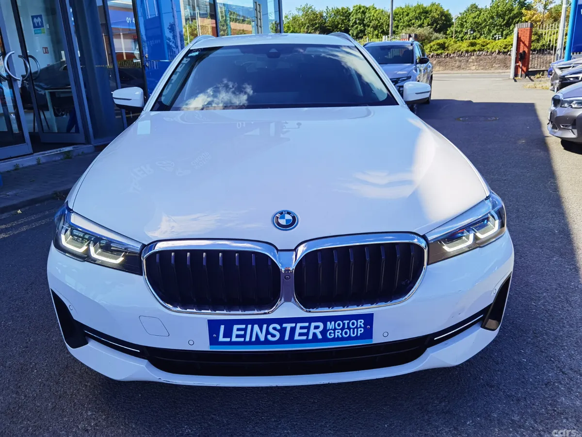BMW 5-Series Estate, Petrol Plug-in Hybrid, 2022, White