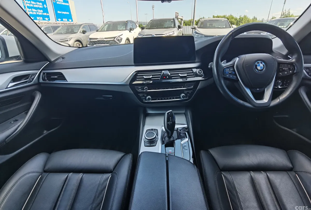 BMW 5-Series Estate, Petrol Plug-in Hybrid, 2022, White