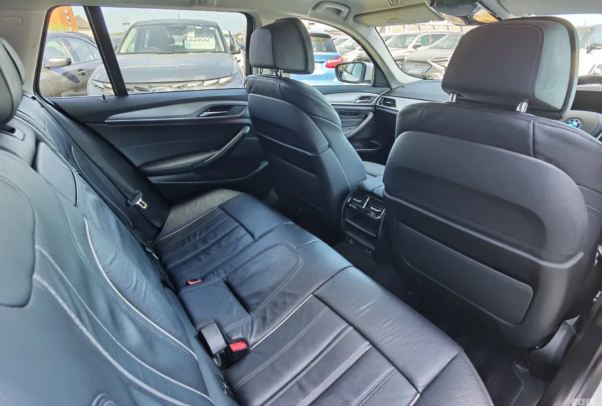 BMW 5-Series Estate, Petrol Plug-in Hybrid, 2022, White