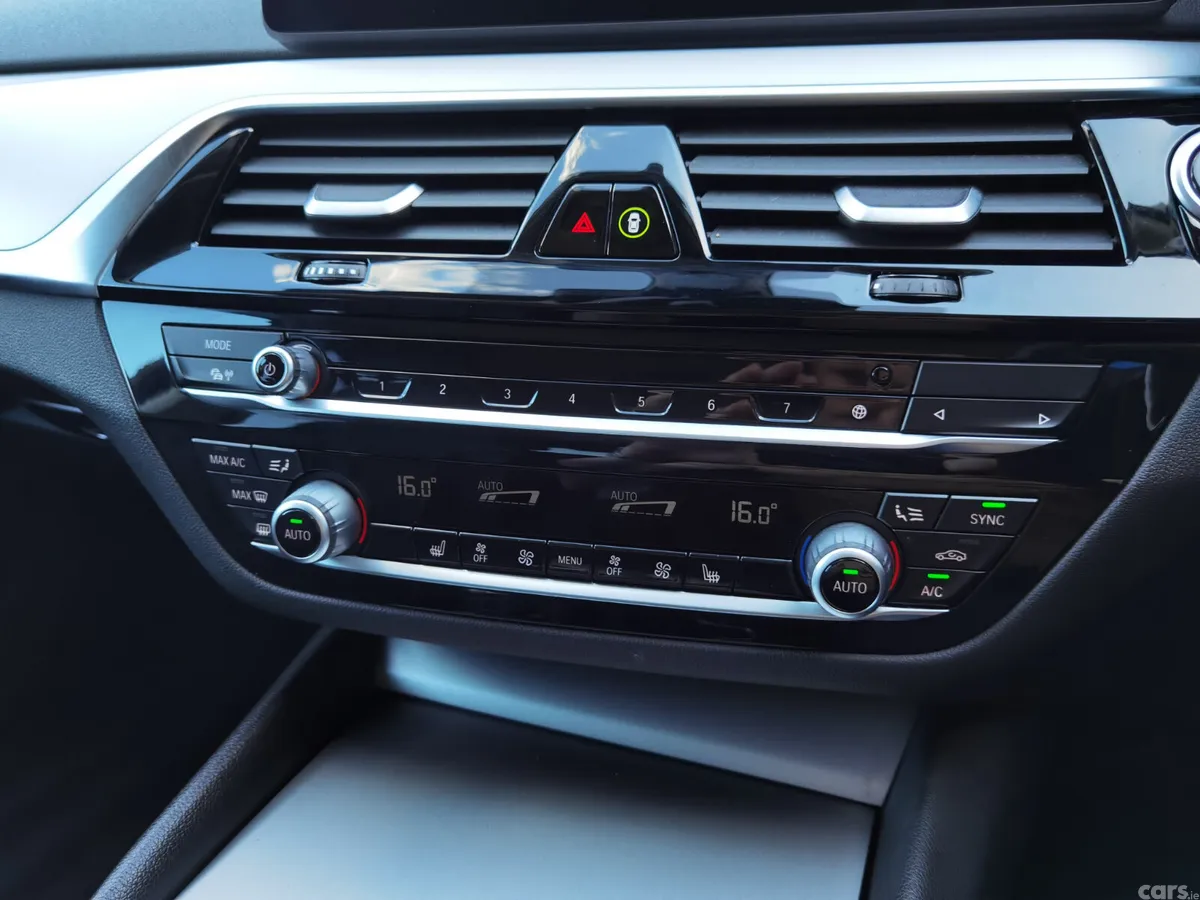 BMW 5-Series Estate, Petrol Plug-in Hybrid, 2022, White