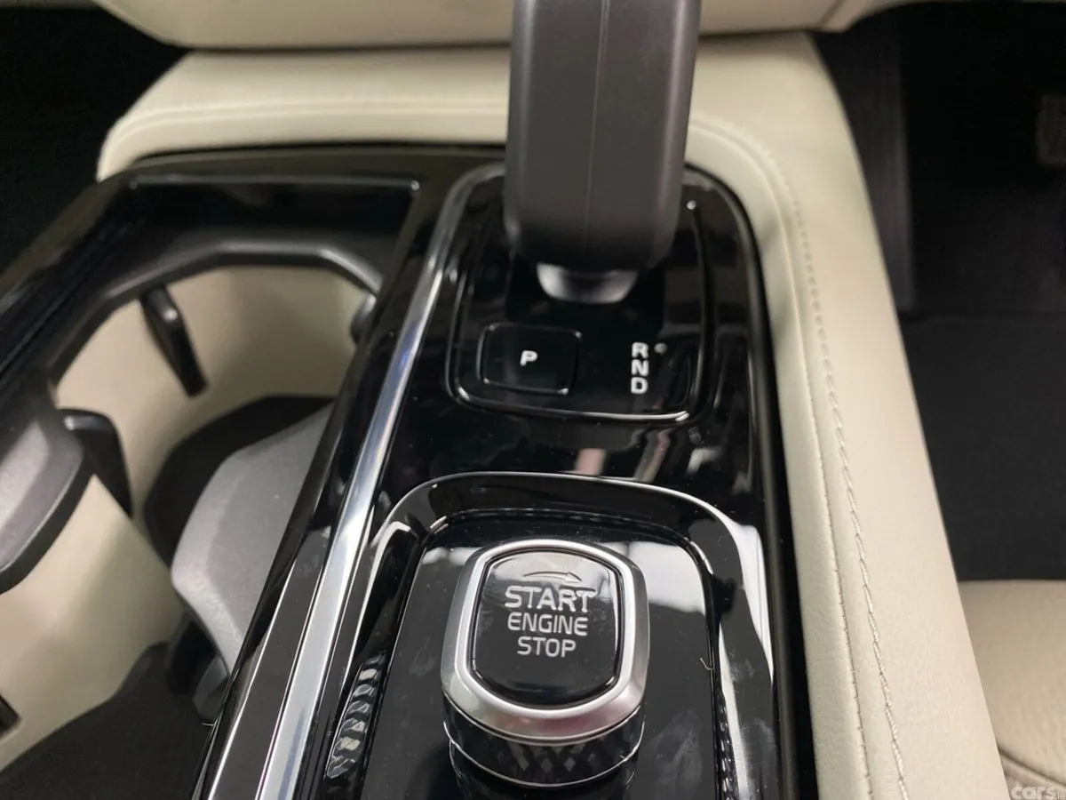 Volvo V60 Estate, Petrol Plug-in Hybrid, 2026, Black
