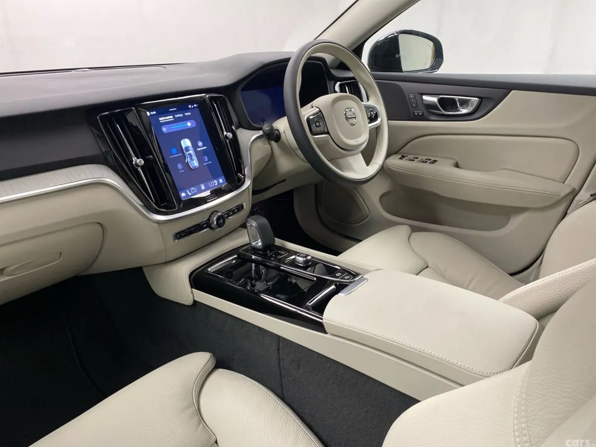 Volvo V60 Estate, Petrol Plug-in Hybrid, 2026, Black