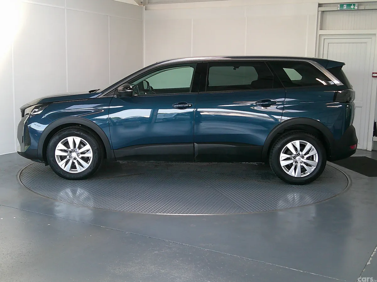 Peugeot 5008 SUV, Diesel, 2022, Blue