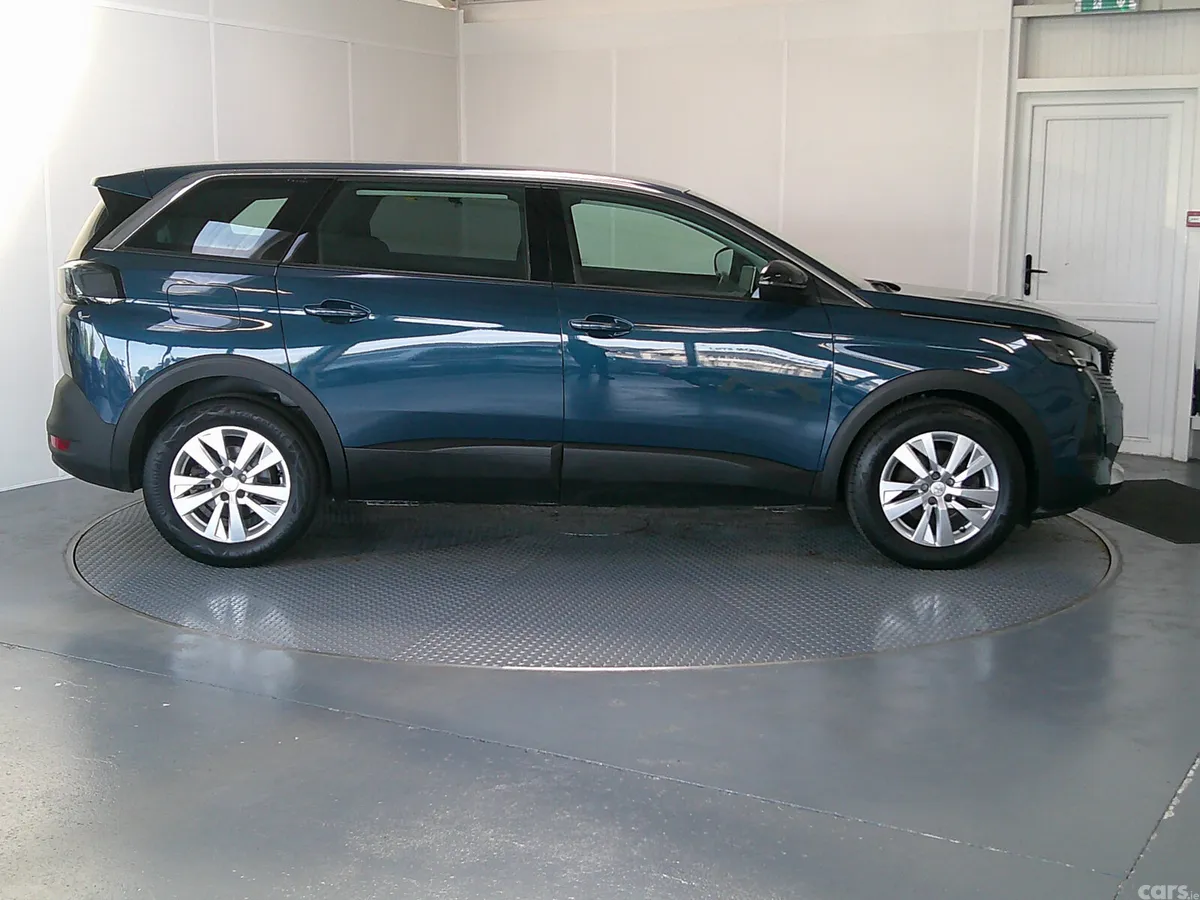 Peugeot 5008 SUV, Diesel, 2022, Blue