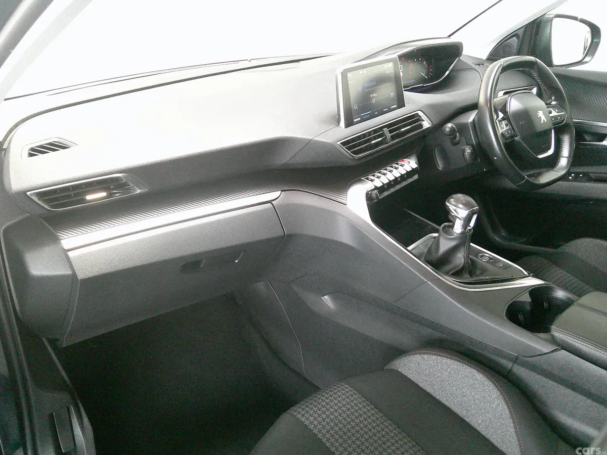 Peugeot 5008 SUV, Diesel, 2022, Blue