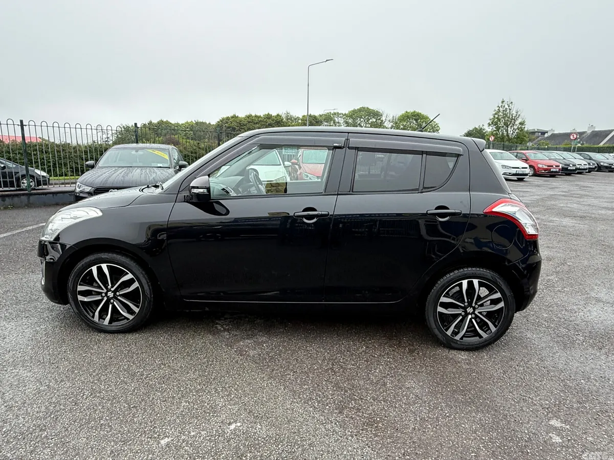 Suzuki Swift Hatchback, Petrol, 2015, Black