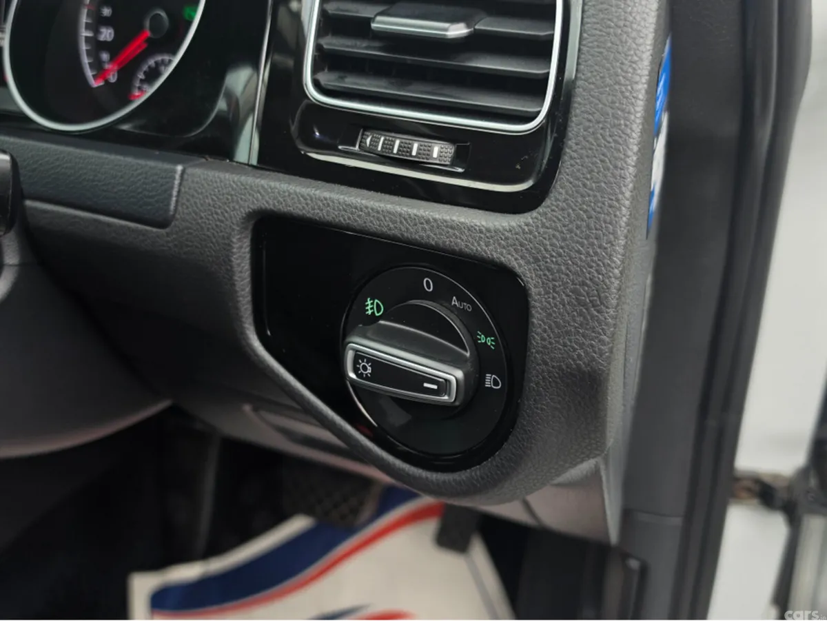 Volkswagen Golf Hatchback, Petrol, 2017, White