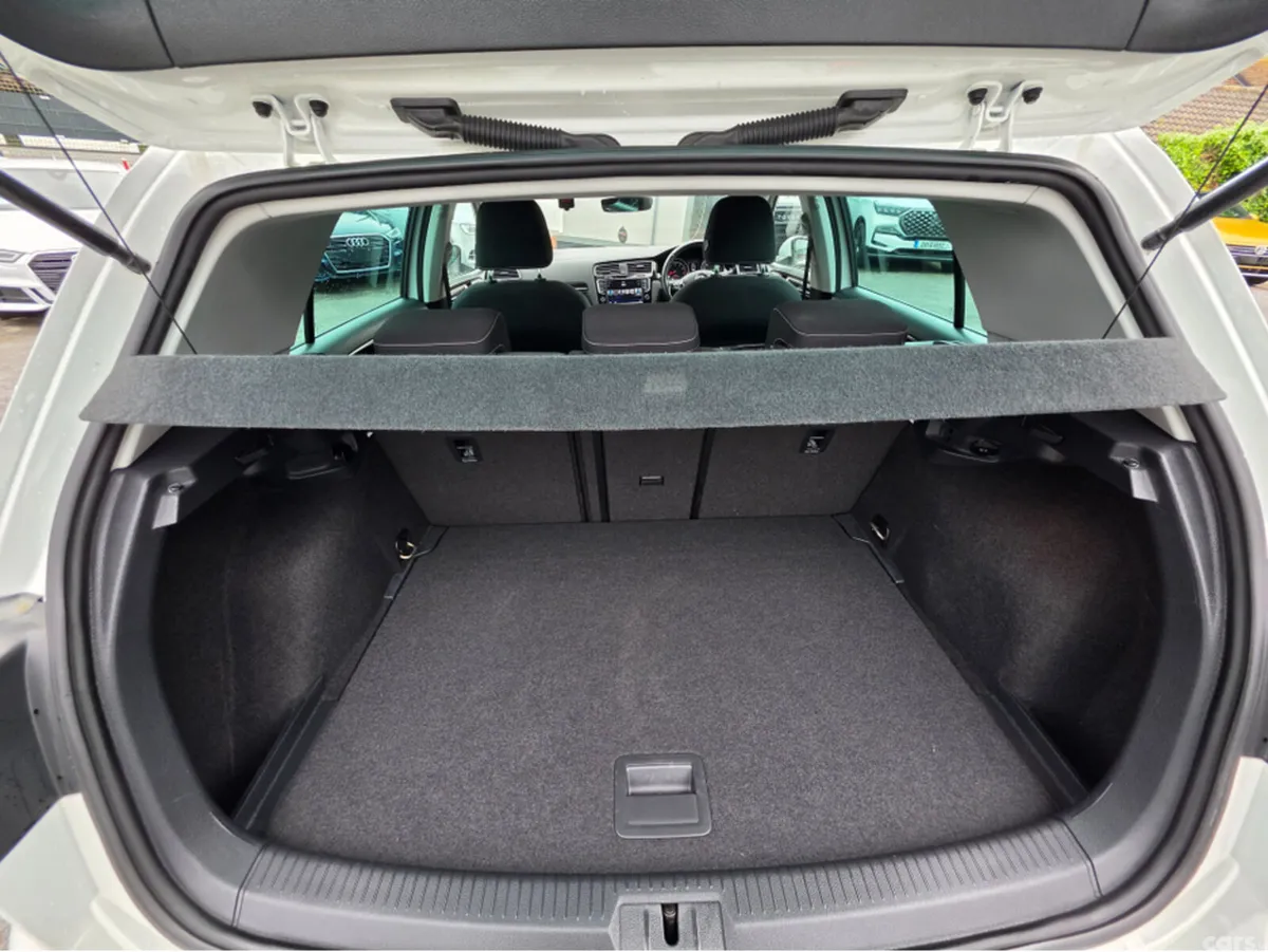 Volkswagen Golf Hatchback, Petrol, 2017, White