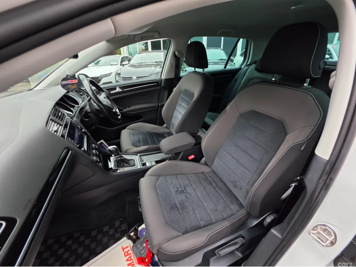 Volkswagen Golf Hatchback, Petrol, 2017, White