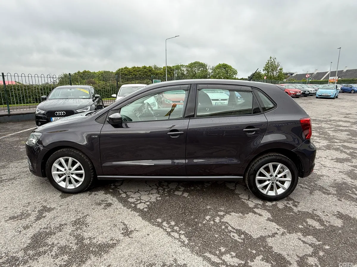 Volkswagen Polo Hatchback, Petrol, 2015, Grey