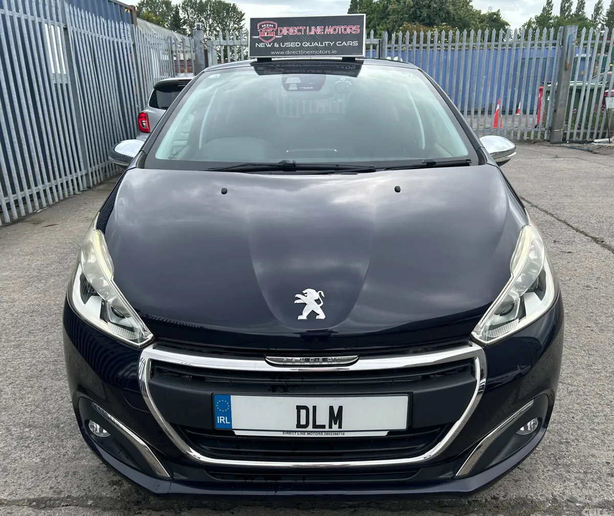 Peugeot 208 Hatchback, Petrol, 2016, Red