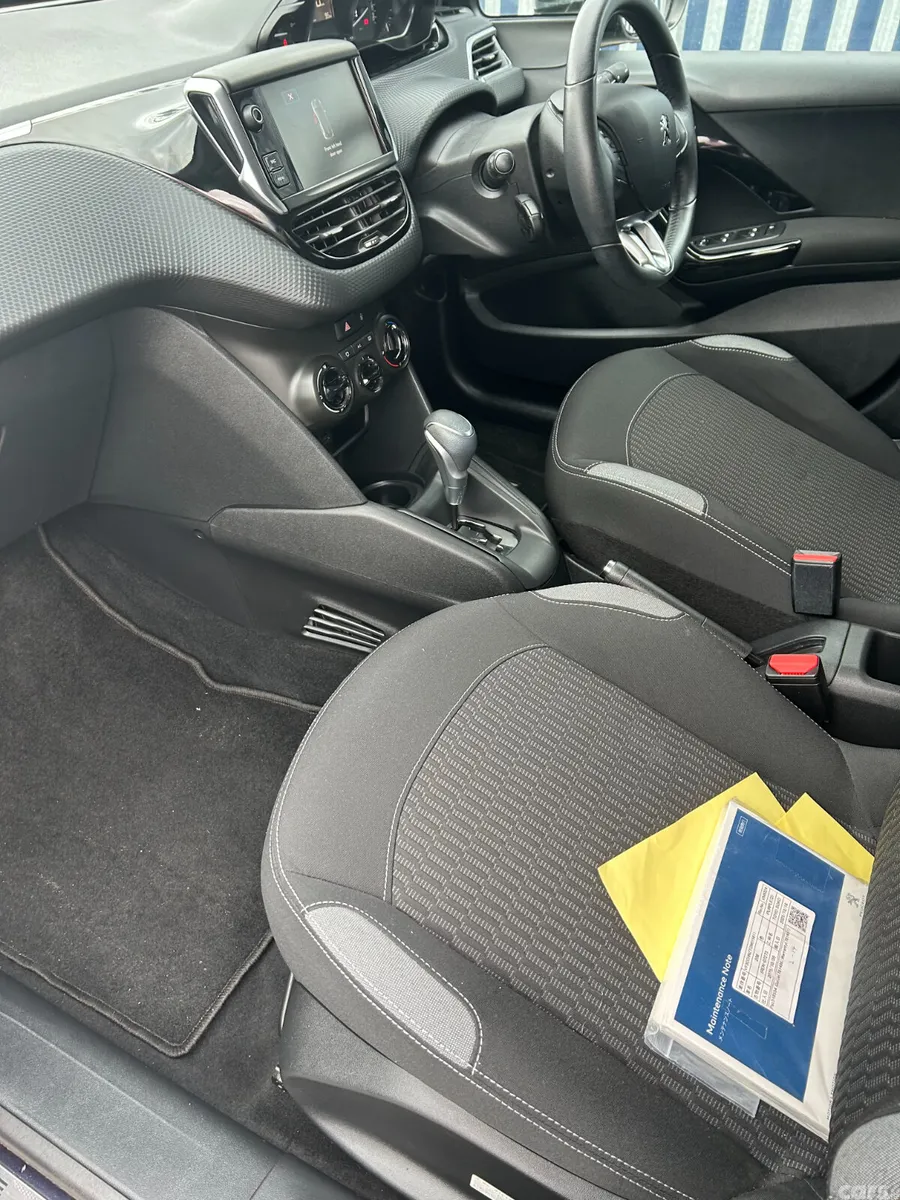 Peugeot 208 Hatchback, Petrol, 2016, Red