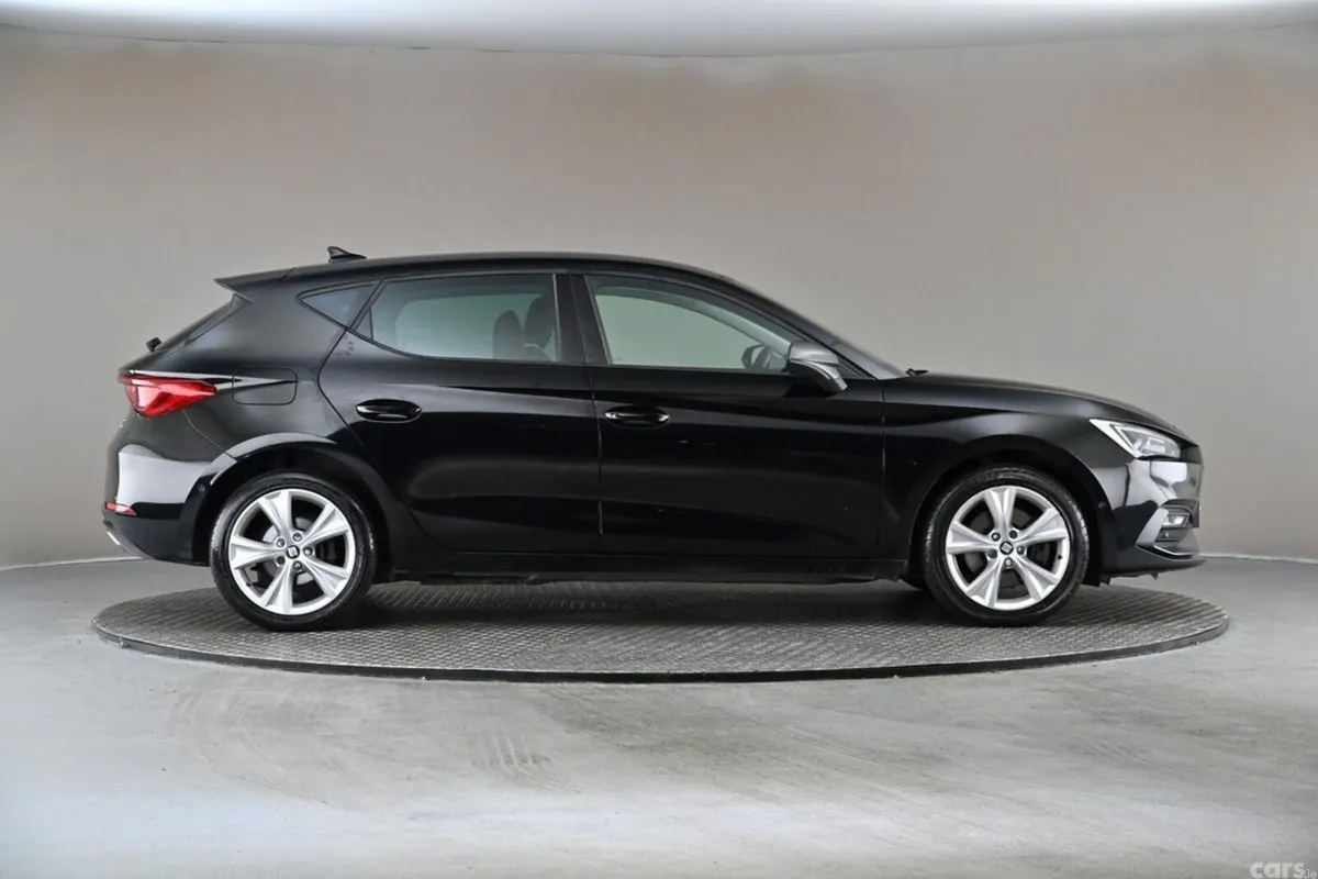 SEAT Leon Hatchback, Petrol Plug-in Hybrid, 2021, Black