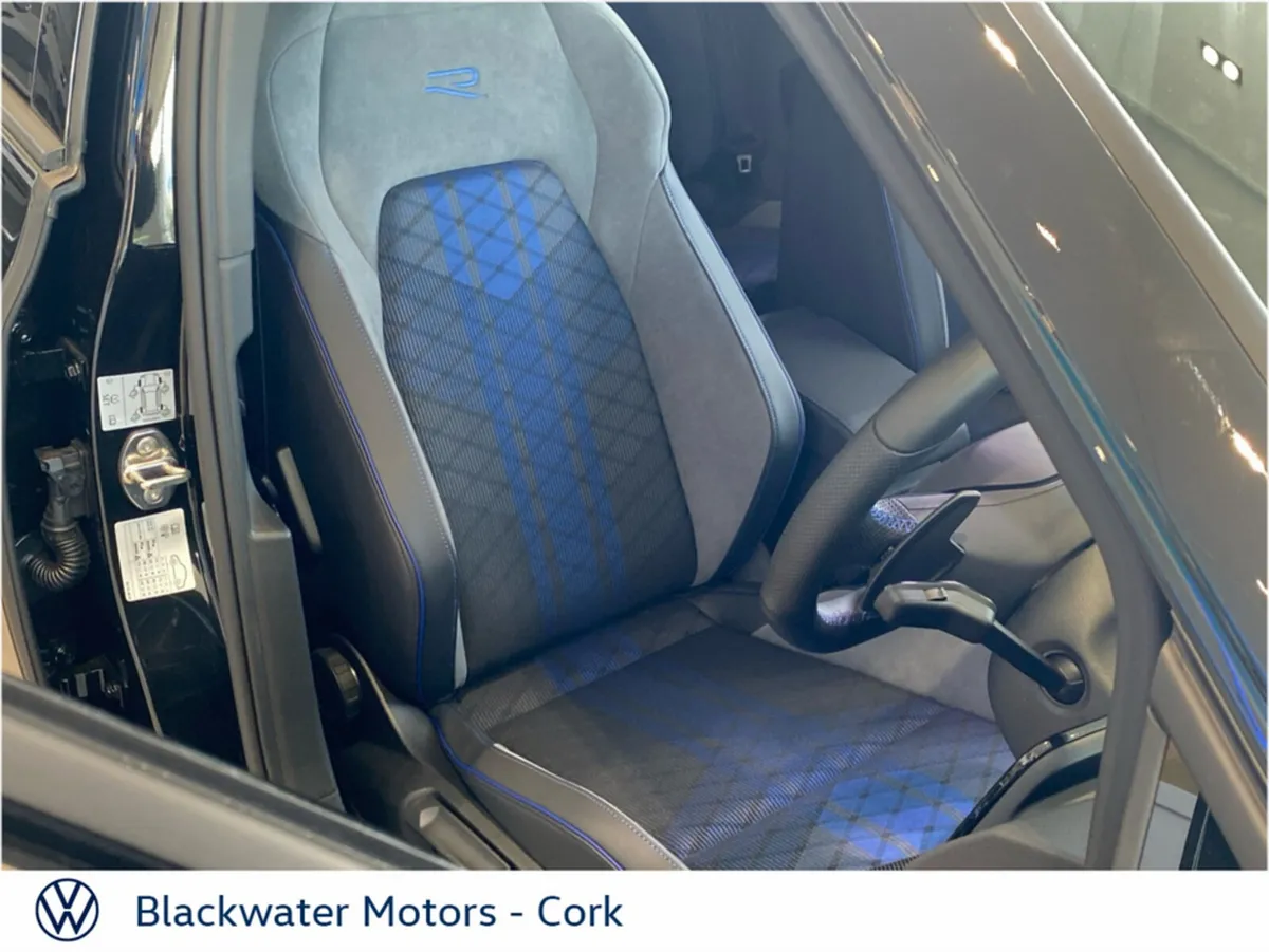Volkswagen Golf Hatchback, Petrol, 2027, Black