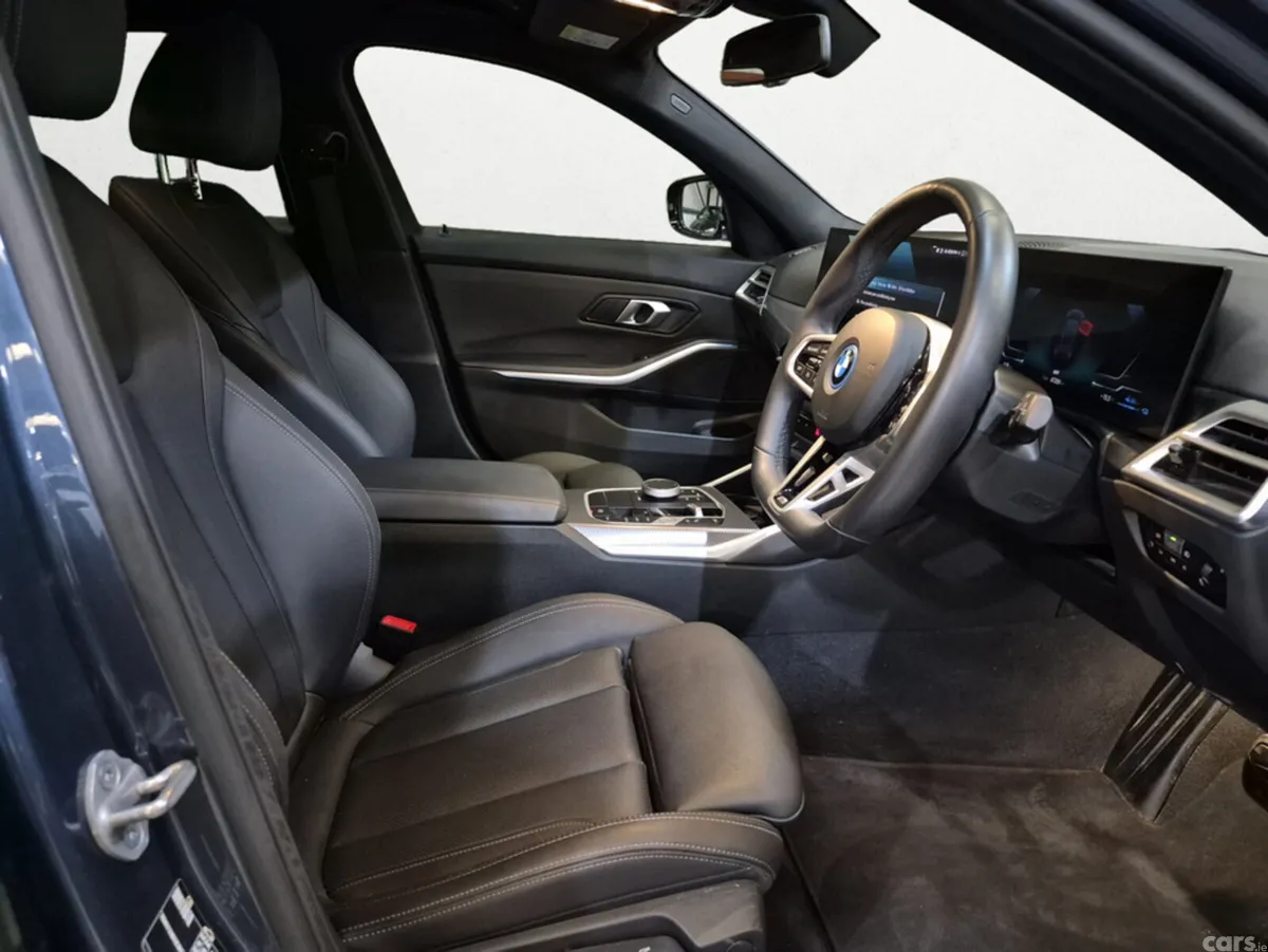 BMW 3-Series Estate, Petrol Plug-in Hybrid, 2024, Blue