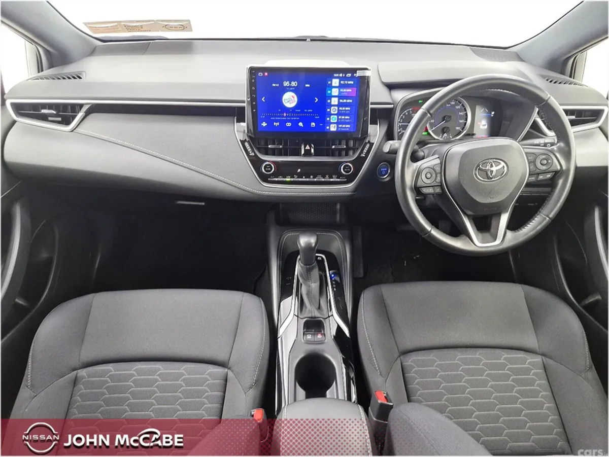 Toyota Corolla Saloon, Petrol Hybrid, 2018, Silver