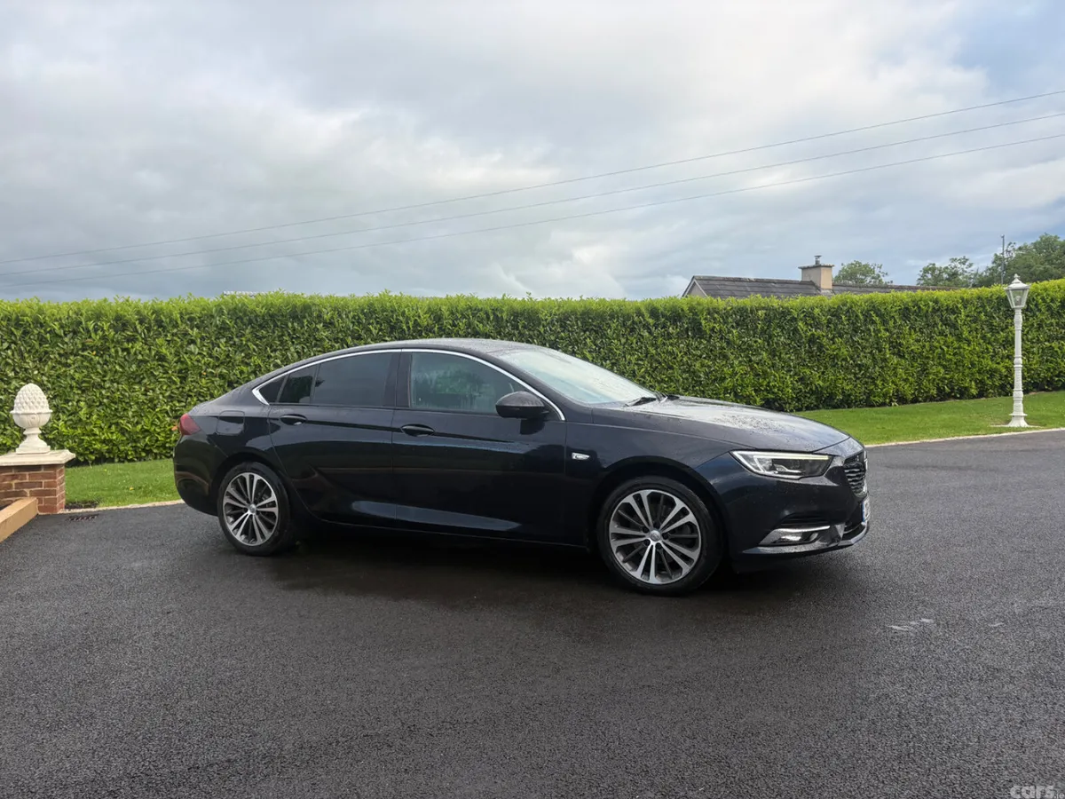 Opel Insignia Hatchback, Diesel, 2020, Blue