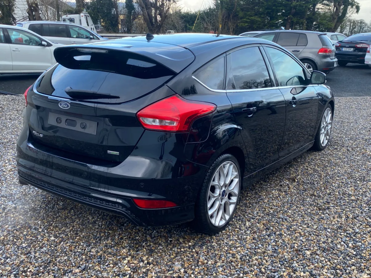 Ford Focus Hatchback, Petrol, 2016, Black