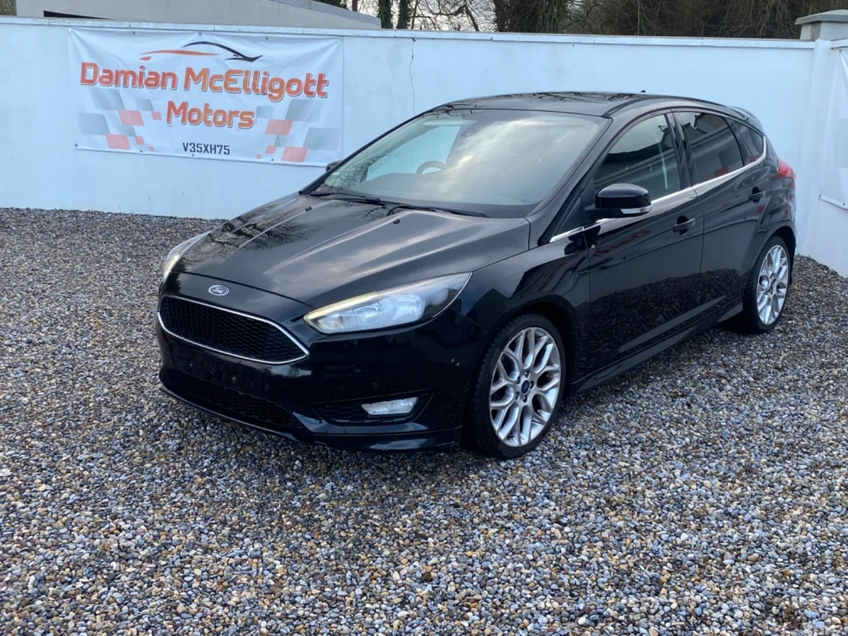 Ford Focus Hatchback, Petrol, 2016, Black