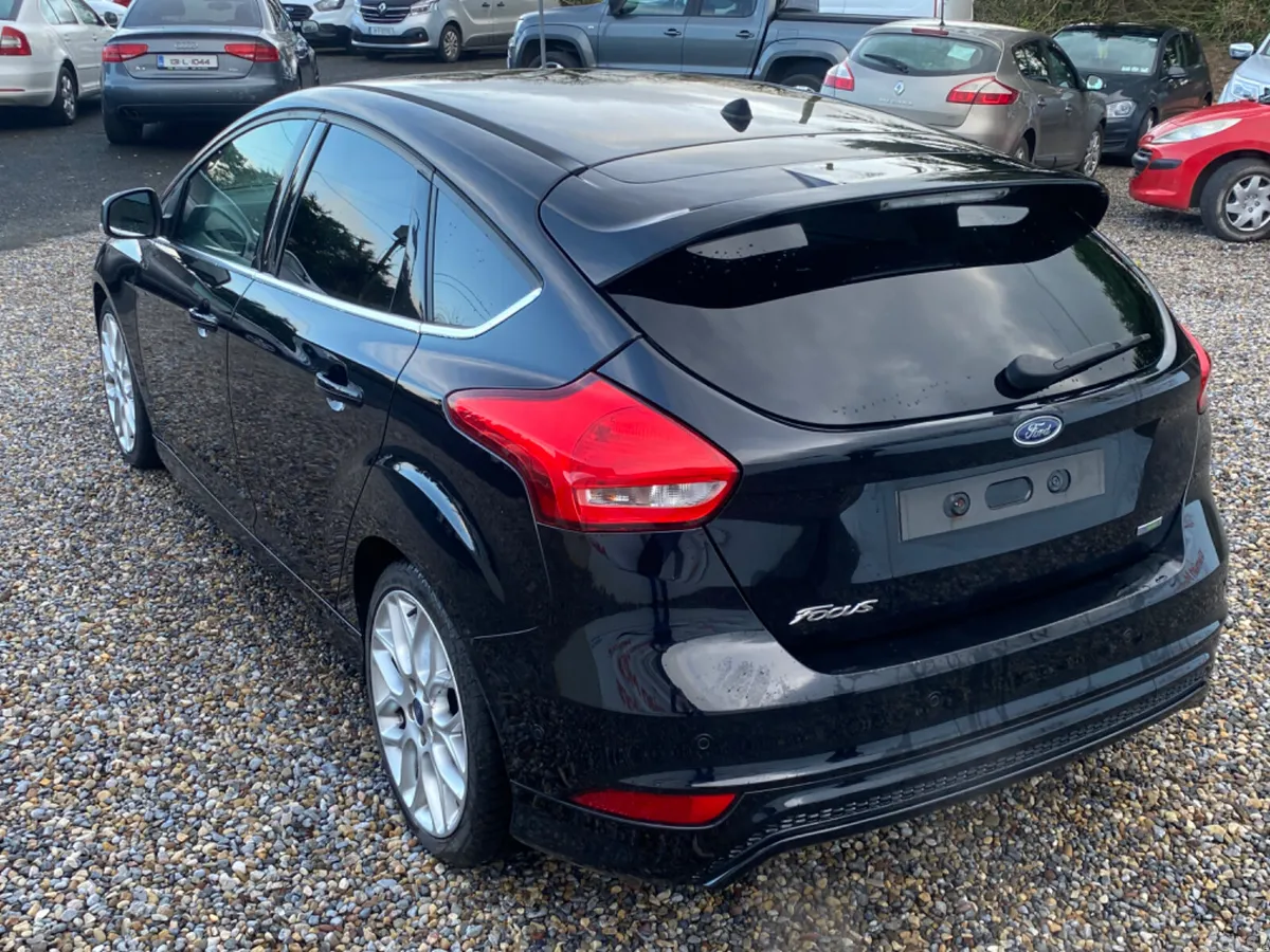 Ford Focus Hatchback, Petrol, 2016, Black
