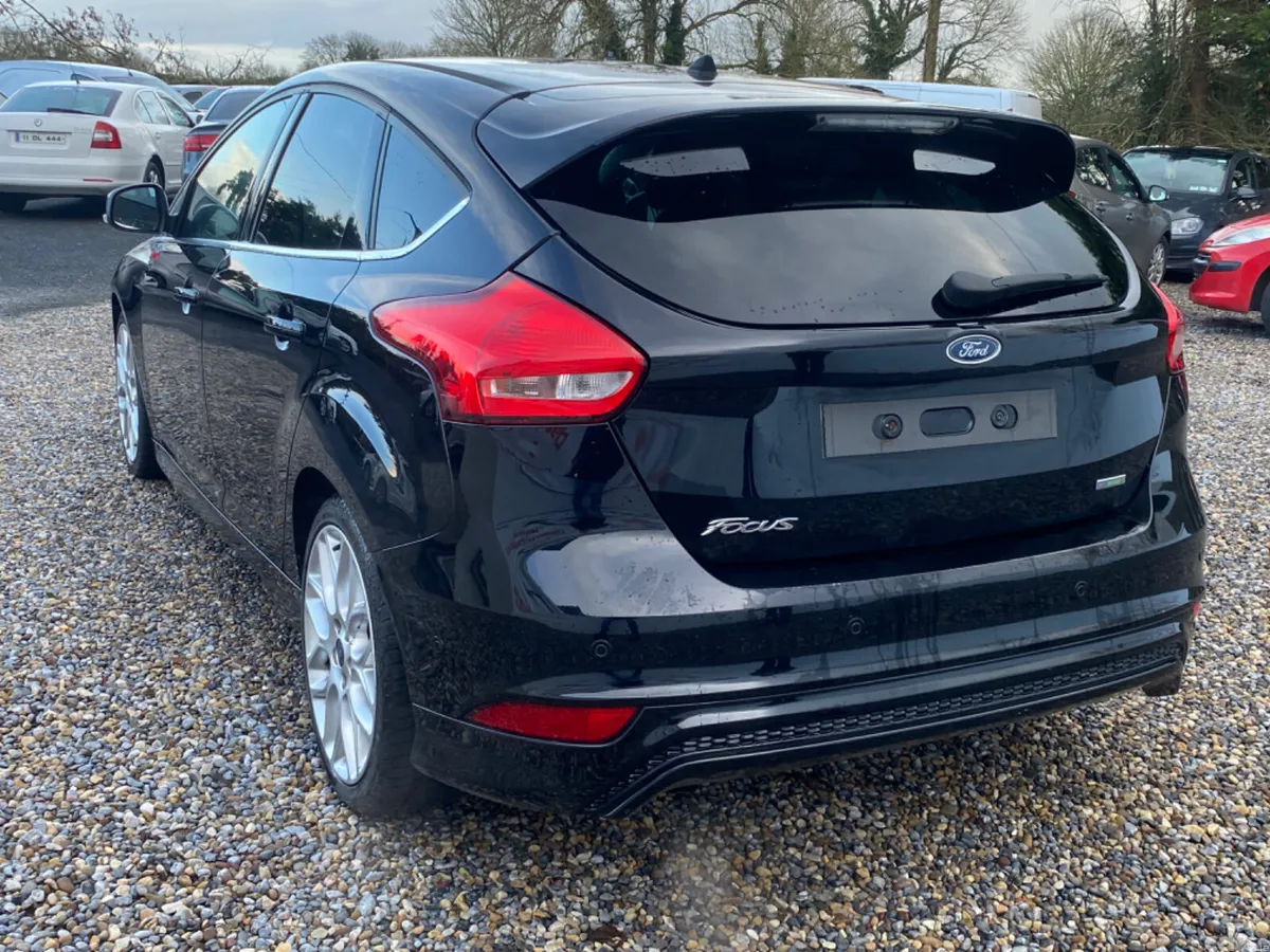 Ford Focus Hatchback, Petrol, 2016, Black