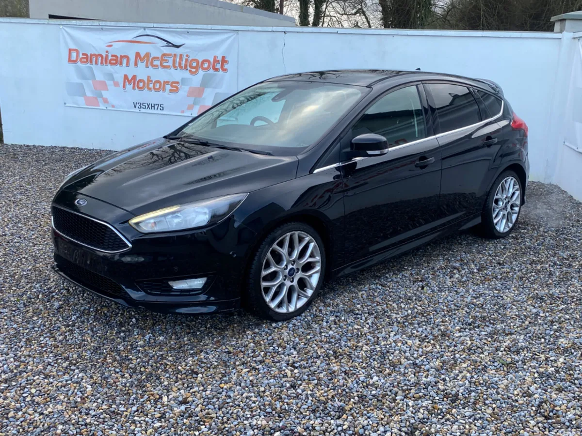Ford Focus Hatchback, Petrol, 2016, Black