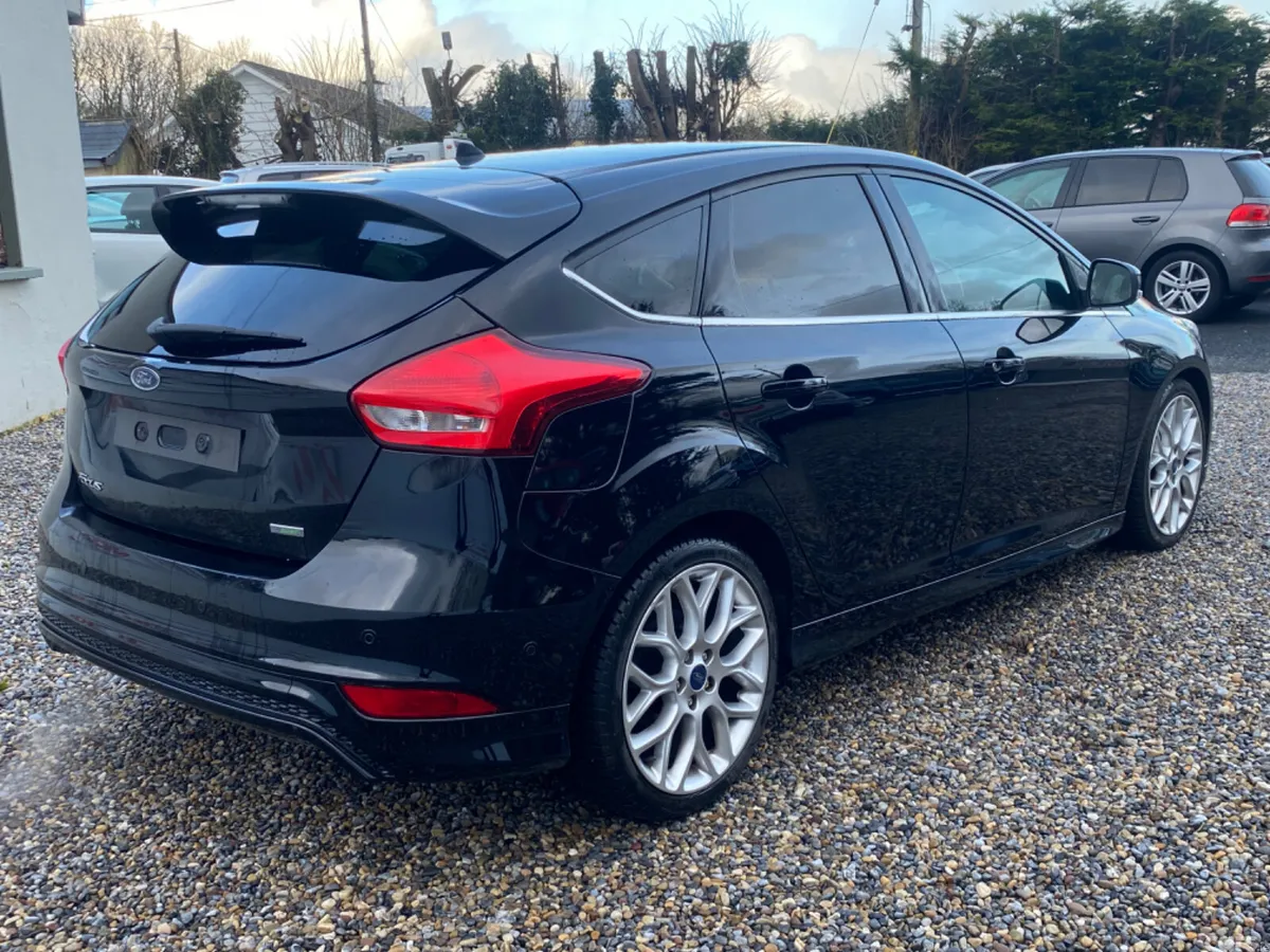 Ford Focus Hatchback, Petrol, 2016, Black