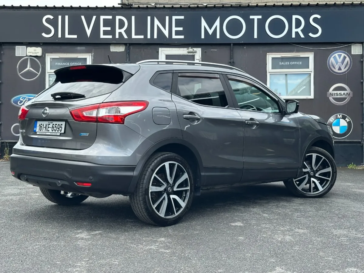 Nissan Qashqai SUV, Diesel, 2016, Grey