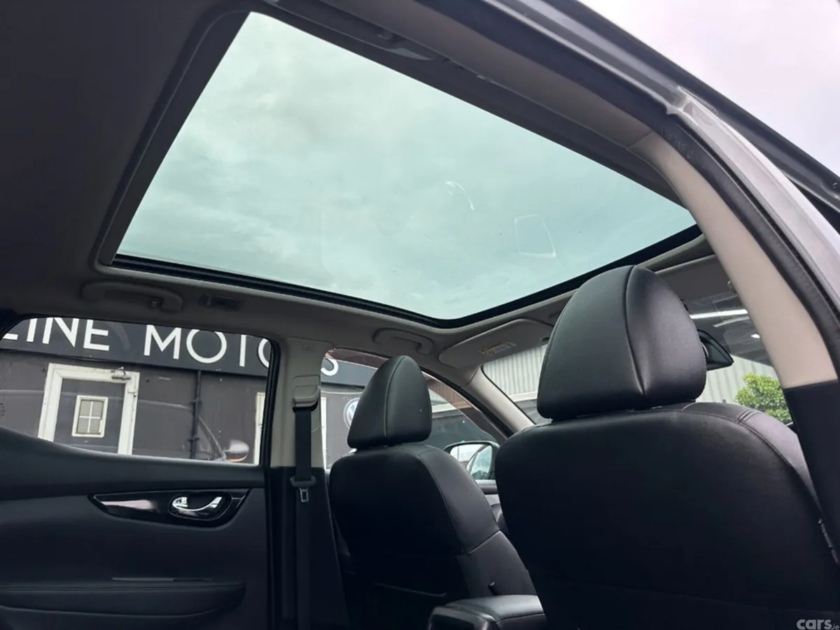 Nissan Qashqai SUV, Diesel, 2016, Grey