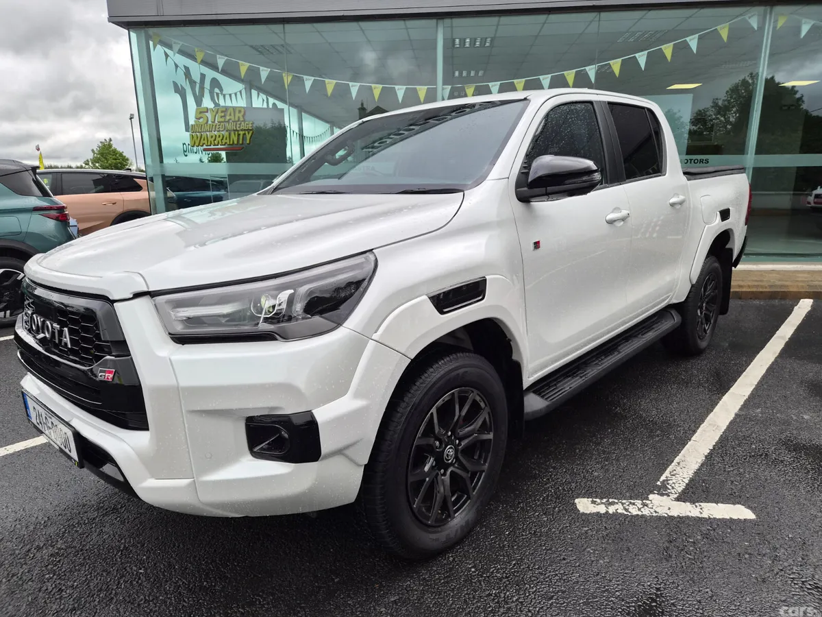 Toyota Hilux Pick Up, Diesel, 2024, White