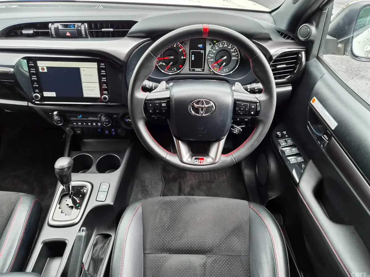 Toyota Hilux Pick Up, Diesel, 2024, White