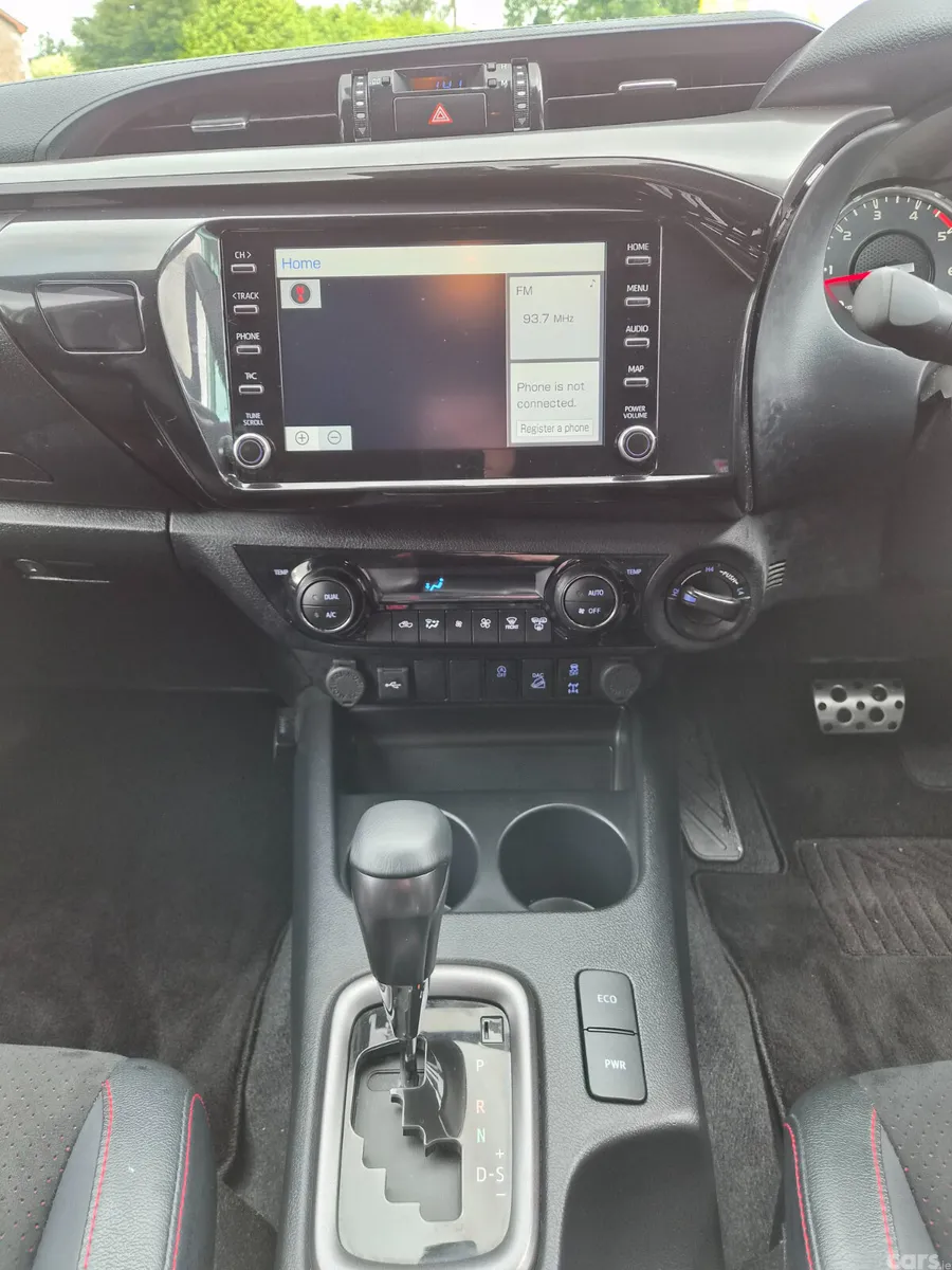 Toyota Hilux Pick Up, Diesel, 2024, White
