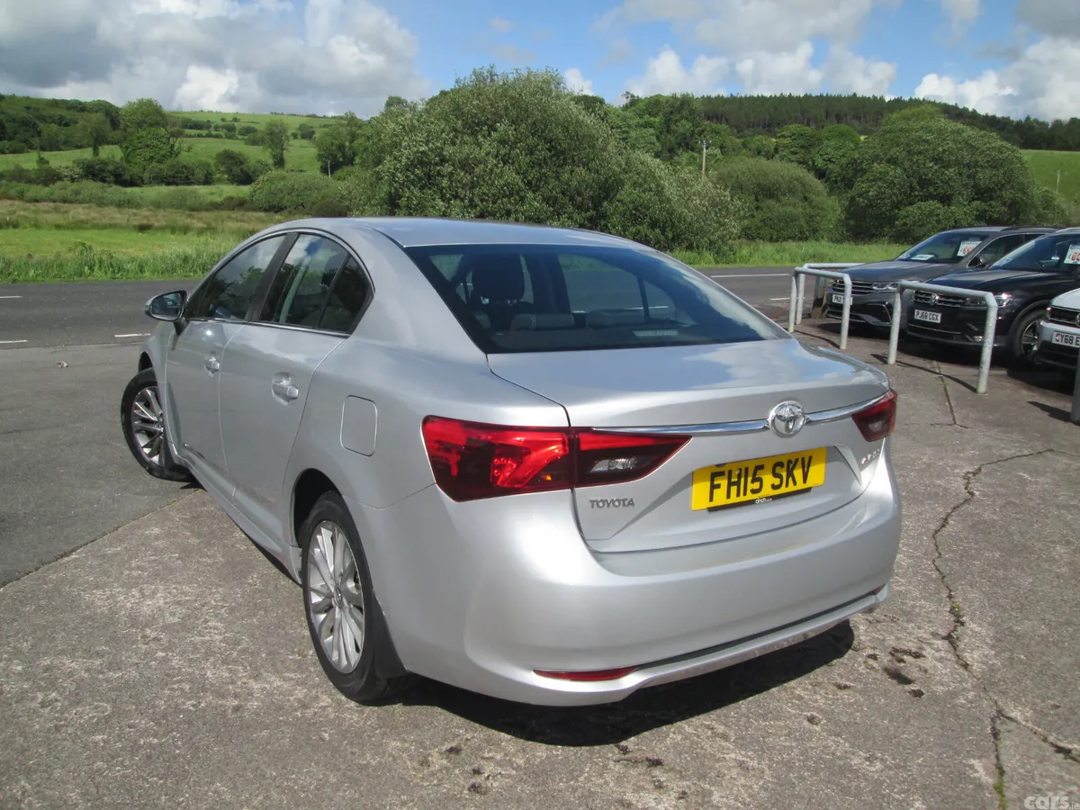 Toyota Avensis Saloon, Diesel, 2015, Silver