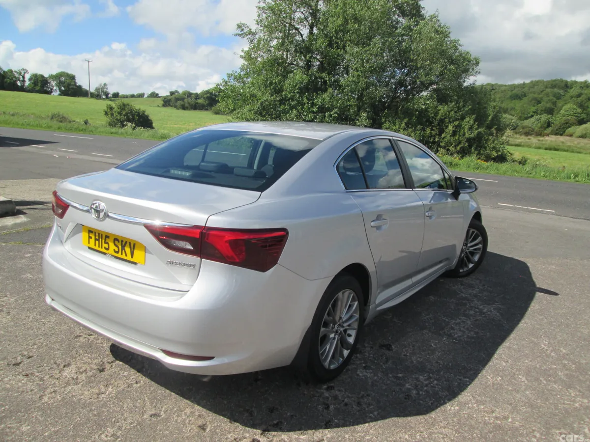 Toyota Avensis Saloon, Diesel, 2015, Silver