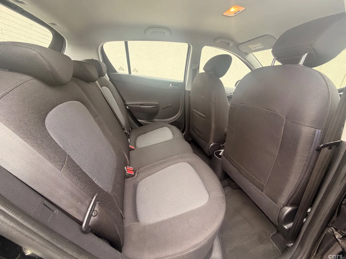 Hyundai i20 Hatchback, Petrol, 2014, Black