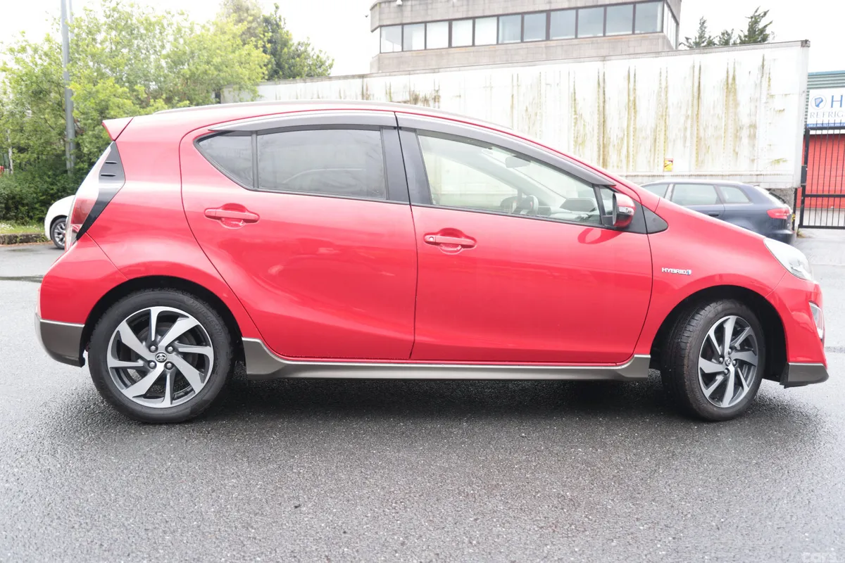 Toyota Aqua Hatchback, Petrol Hybrid, 2015, Red