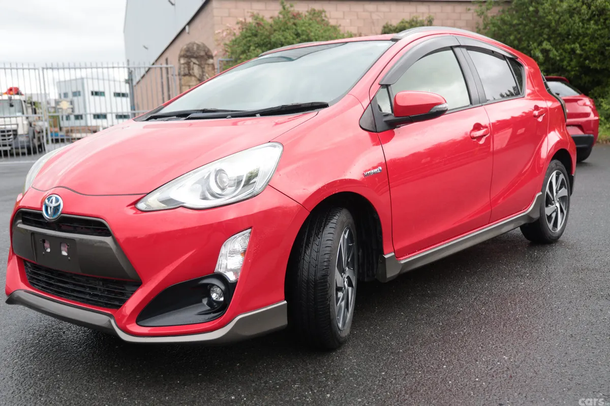 Toyota Aqua Hatchback, Petrol Hybrid, 2015, Red