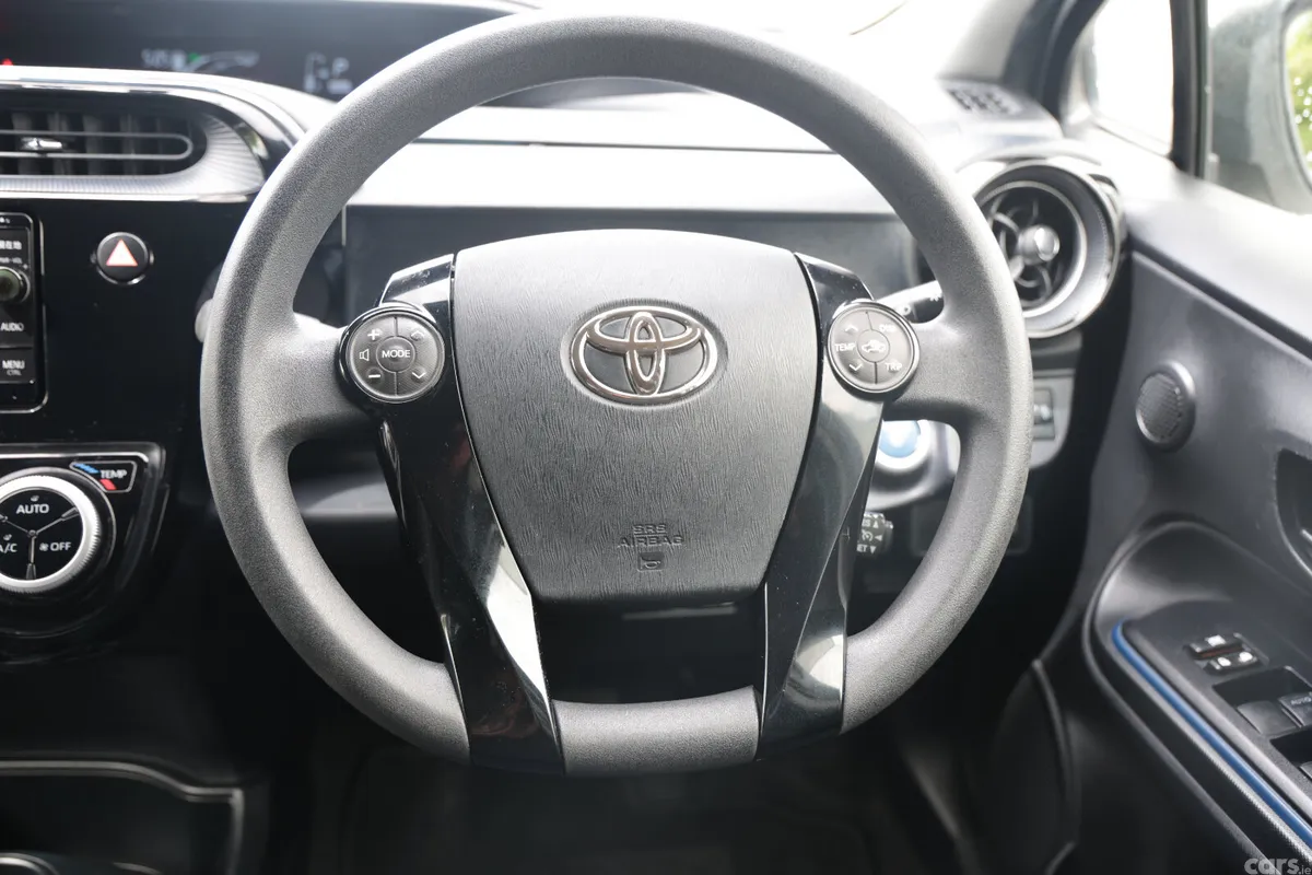 Toyota Aqua Hatchback, Petrol Hybrid, 2016, White