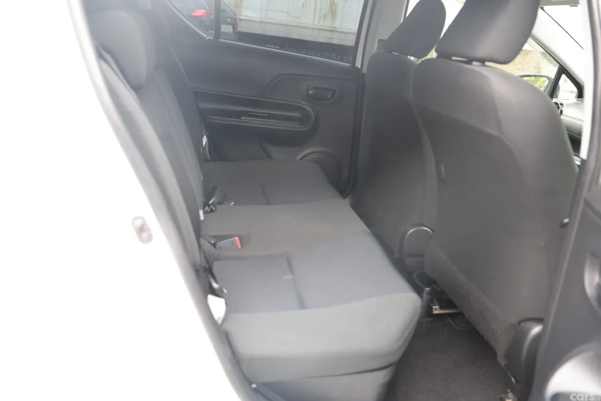 Toyota Aqua Hatchback, Petrol Hybrid, 2016, White