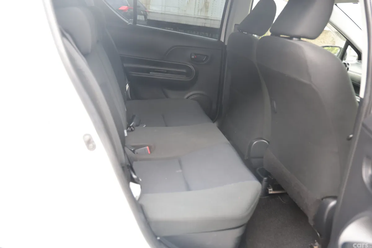Toyota Aqua Hatchback, Petrol Hybrid, 2016, White