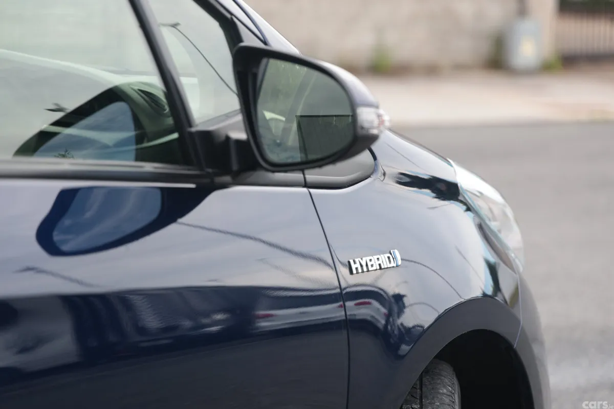 Toyota Vitz Hatchback, Petrol Hybrid, 2019, Blue