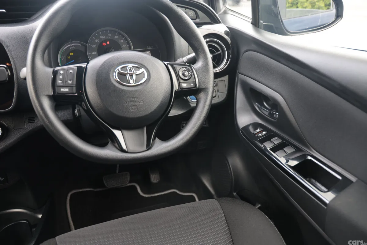 Toyota Vitz Hatchback, Petrol Hybrid, 2019, Blue