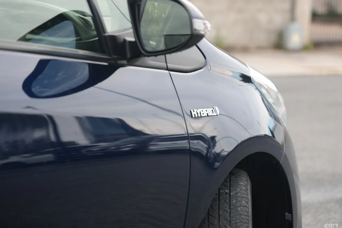 Toyota Vitz Hatchback, Petrol Hybrid, 2019, Blue