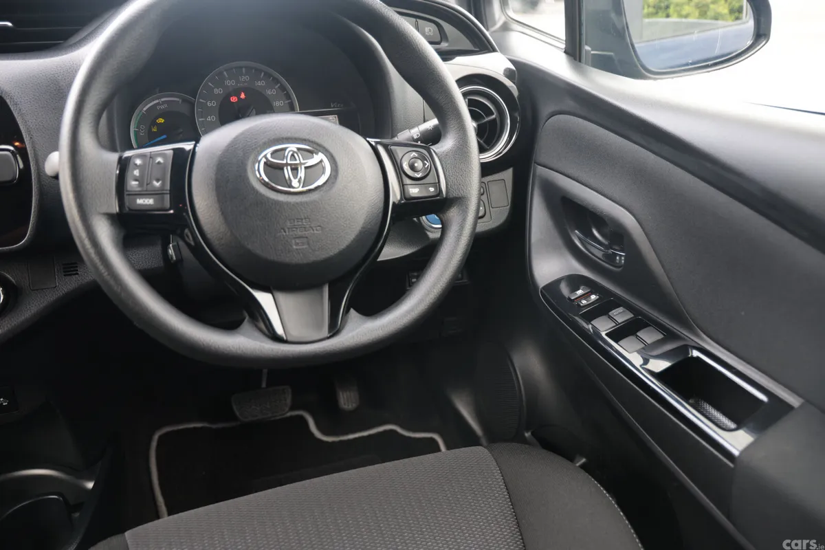 Toyota Vitz Hatchback, Petrol Hybrid, 2019, Blue