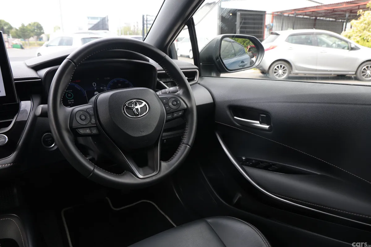 Toyota Corolla Saloon, Petrol Hybrid, 2023, Grey